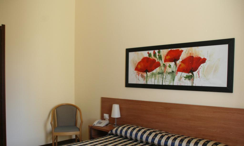 Hotel Ducale Vigevano Camera foto