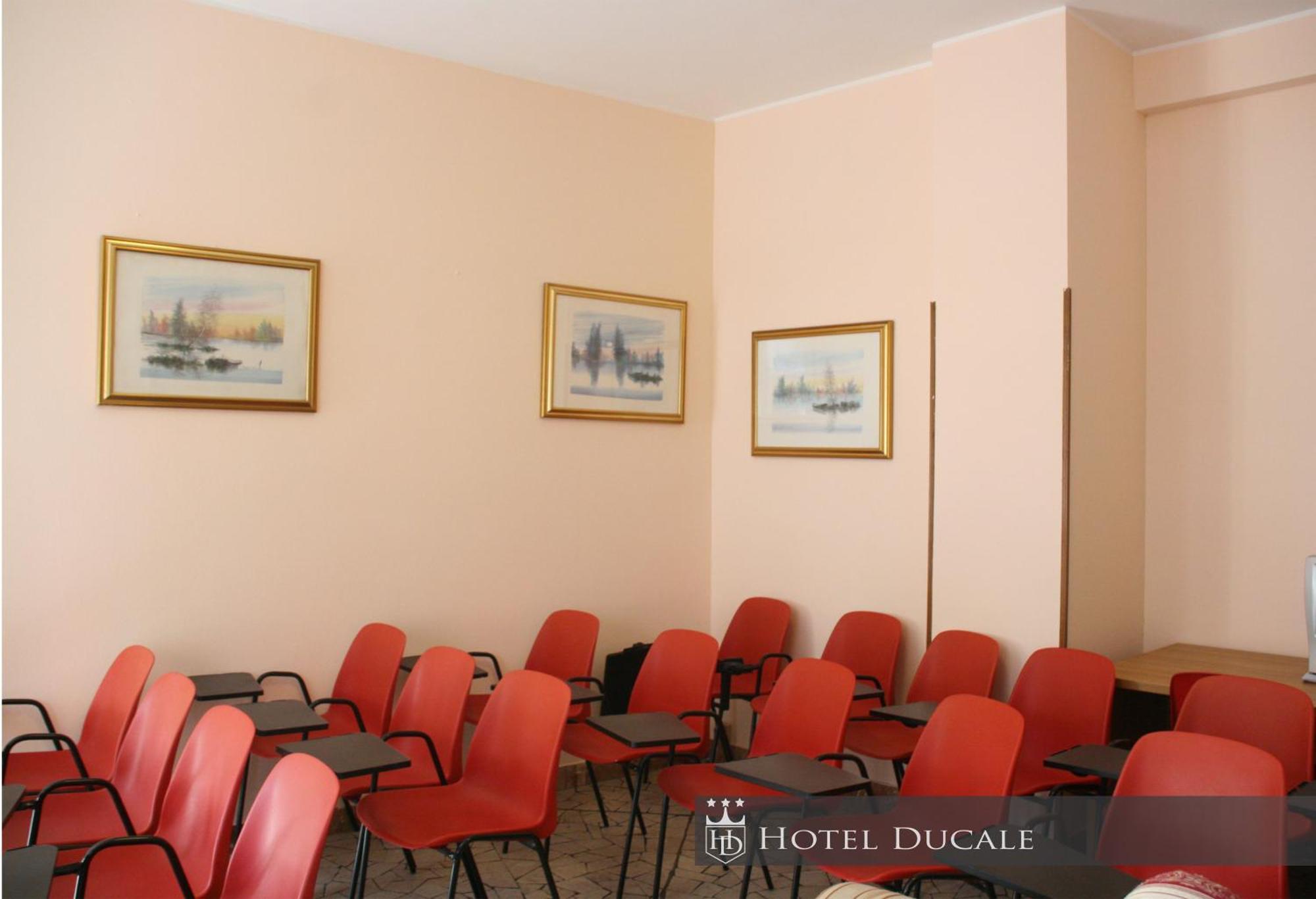 Hotel Ducale Vigevano Esterno foto
