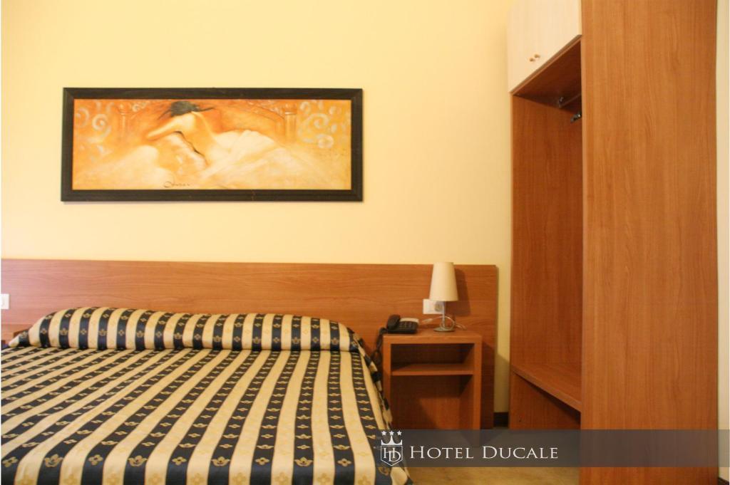 Hotel Ducale Vigevano Camera foto